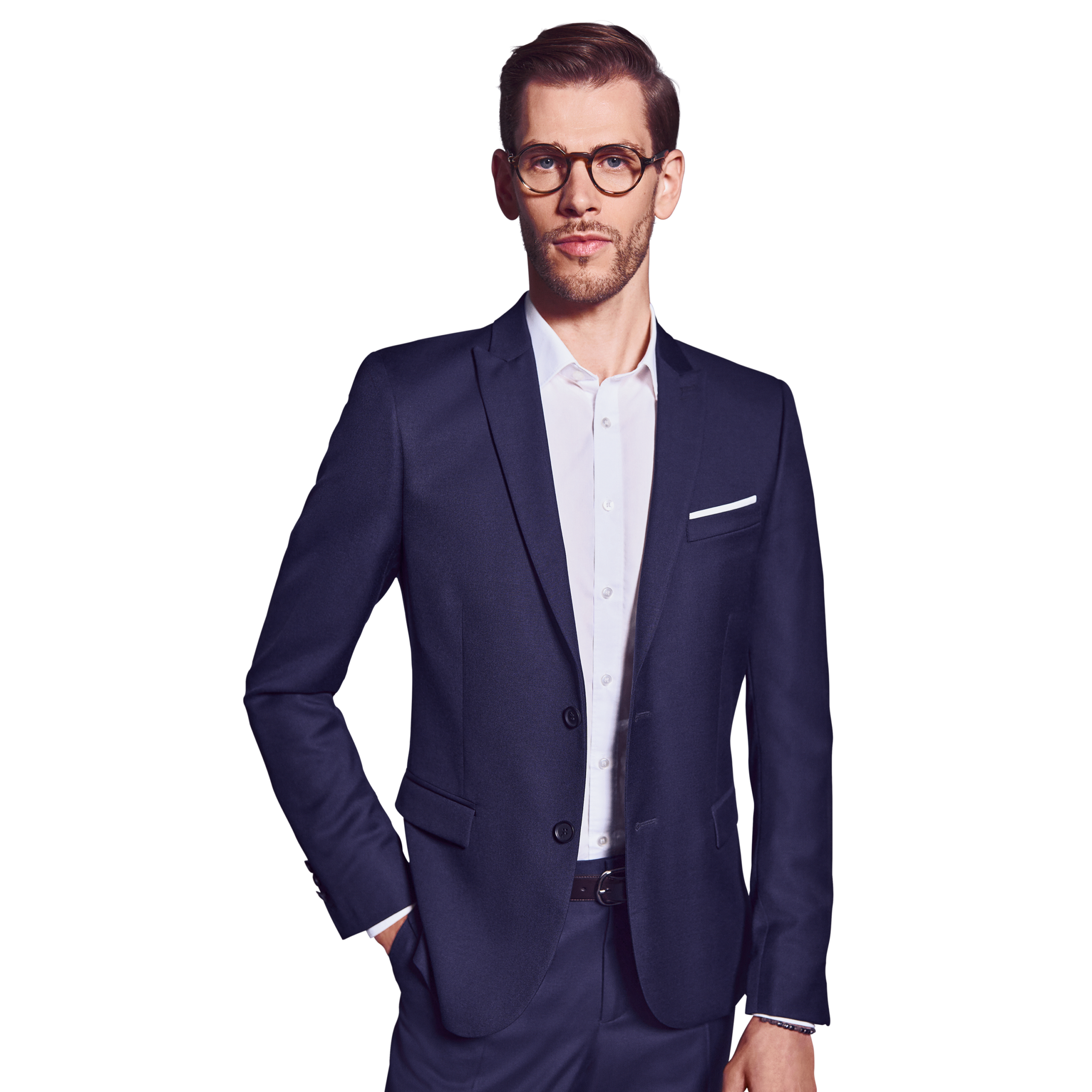 Portraitbild von Jonathan Isele, Partner bei Kemény Boehme Consultants, der mit neutralem Gesichtsausdruck und der rechten Hand in der Hosentasche in die Kamera blickt